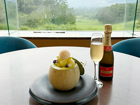 浅間プリンスホテル おとなのクリームソーダと浅間山