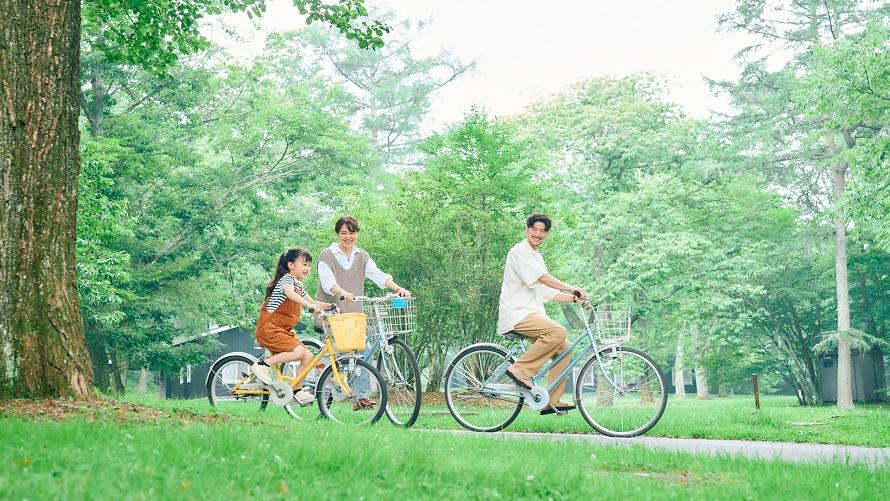 軽井沢の自然の中をサイクリング
