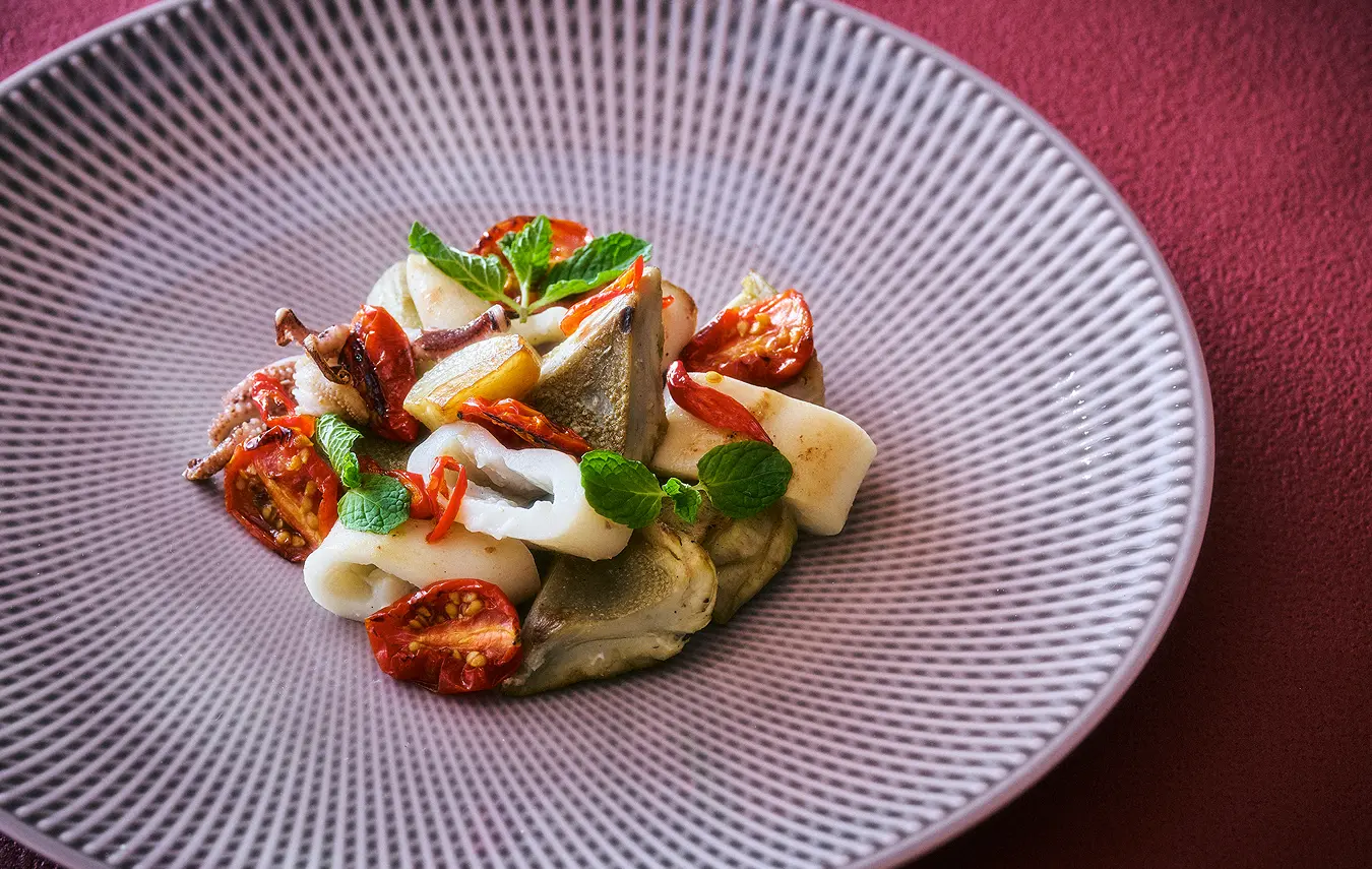 イカとアーティチョークのソテー トリコローレ