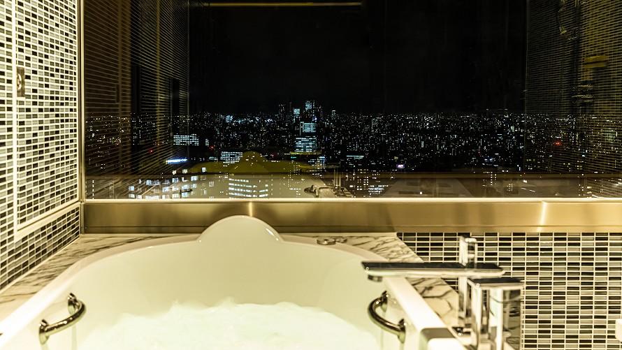 バスルームからも東京の景色をお楽しみいただけるお部屋もございます