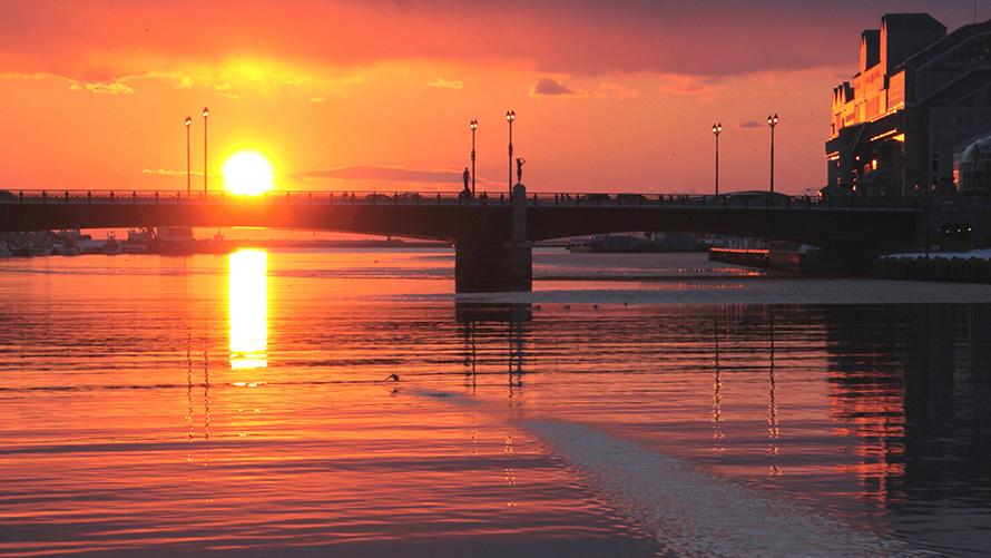 世界三大夕日と幣舞橋