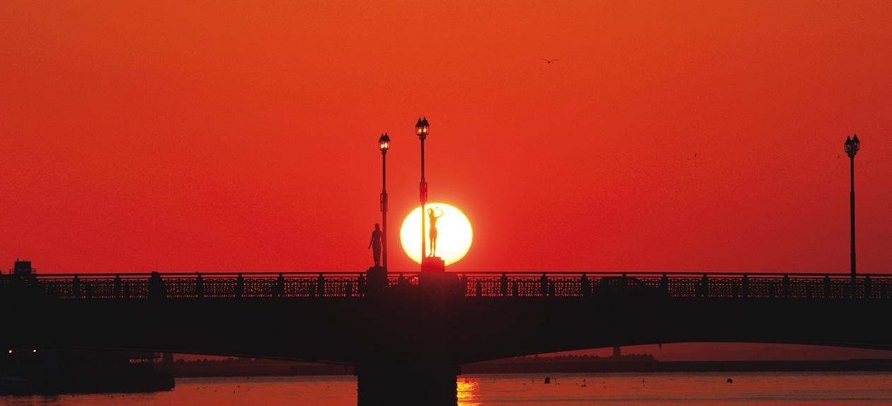 世界三大夕日、釧路の朱の帳。