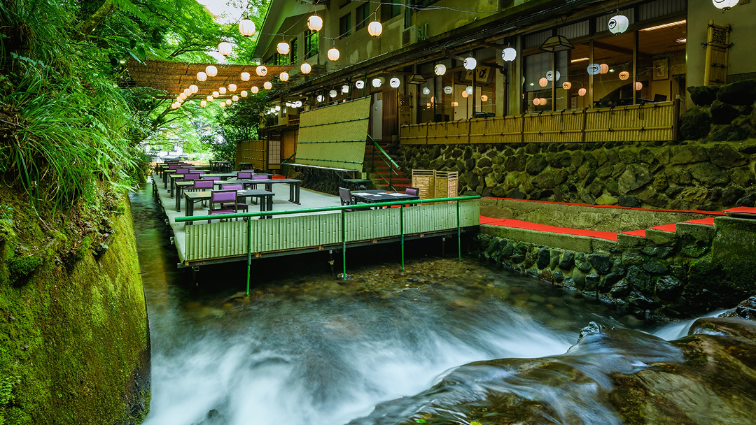 京の夏の風物詩「川床」へ涼夏を求めて