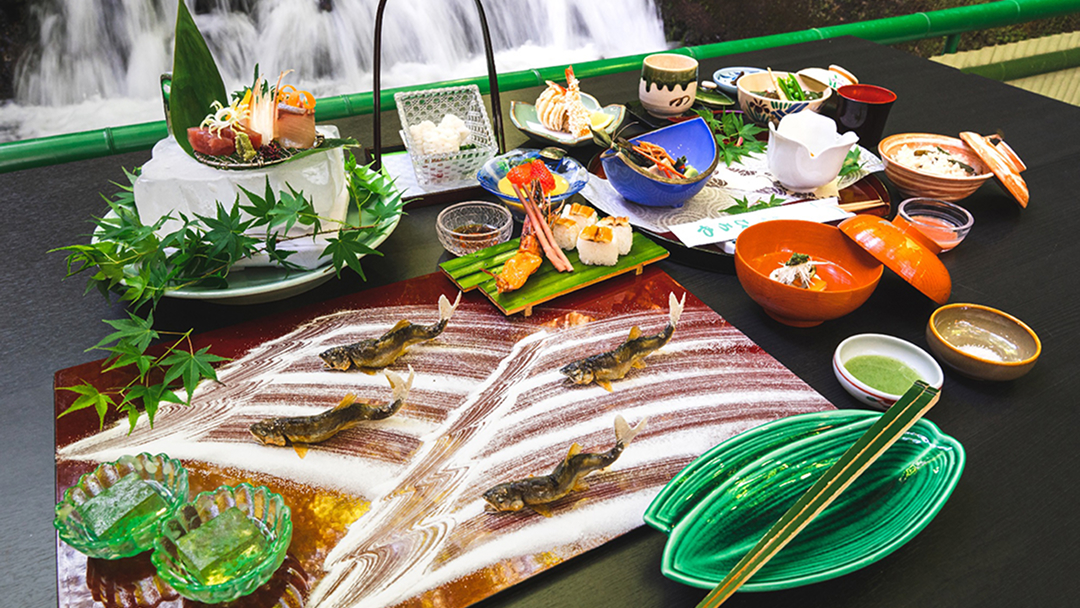 京の夏の風物詩「川床」へ涼夏を求めて