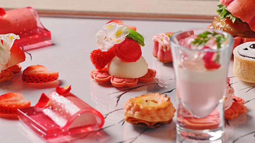 苺や桜餡、ベリーを主役に、和のエッセンスと洋菓子の技を織り交ぜた、春らしい6種のプティガトー。