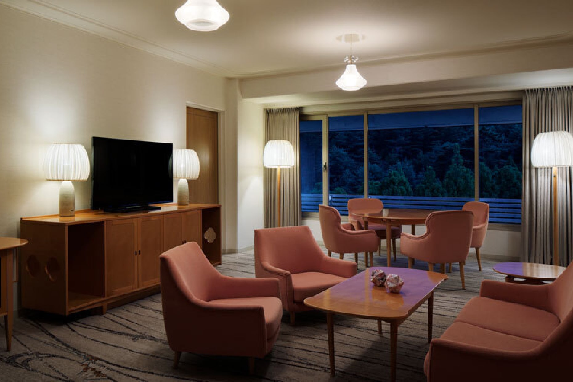 デラックスフロアスイート リビングルーム