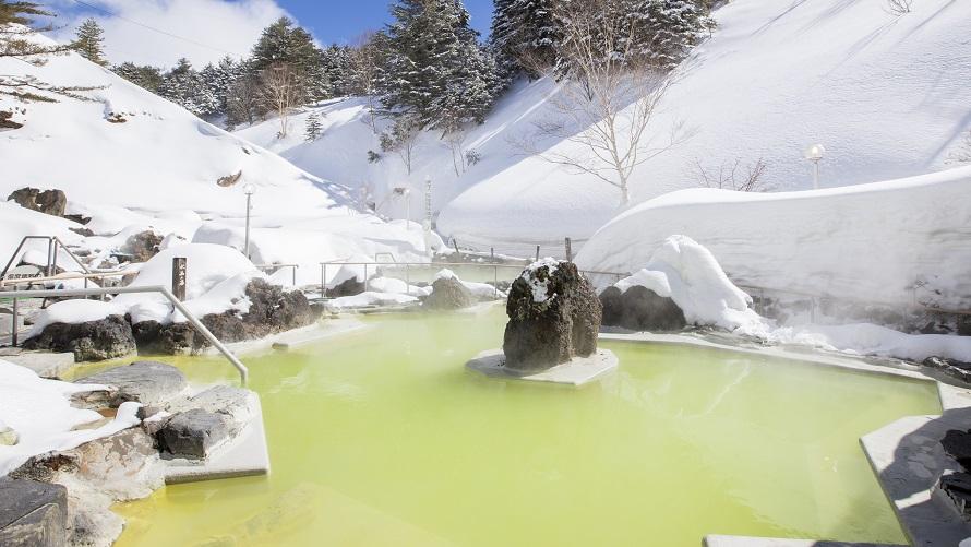 宿泊者限定で万座高原ホテルの“石庭露天風呂”温泉もご利用いただけます。