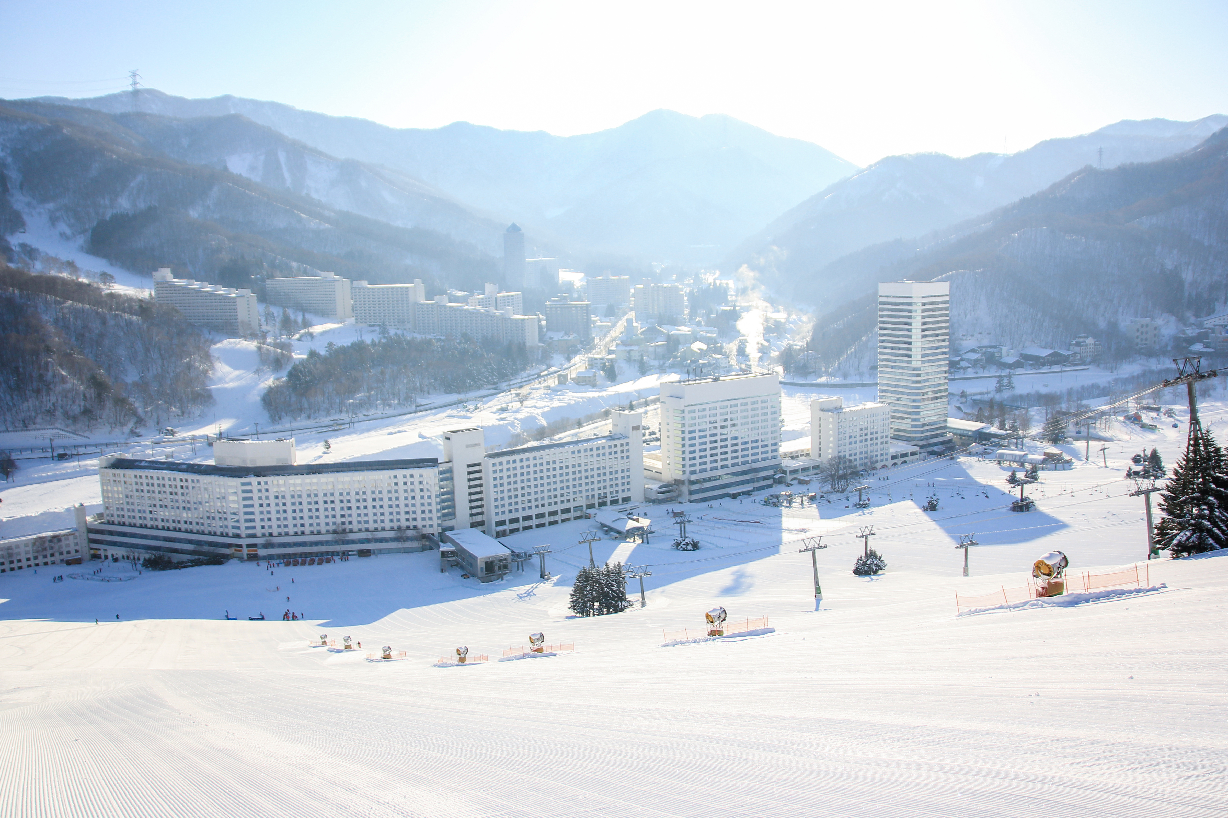 苗場プリンスホテル全景