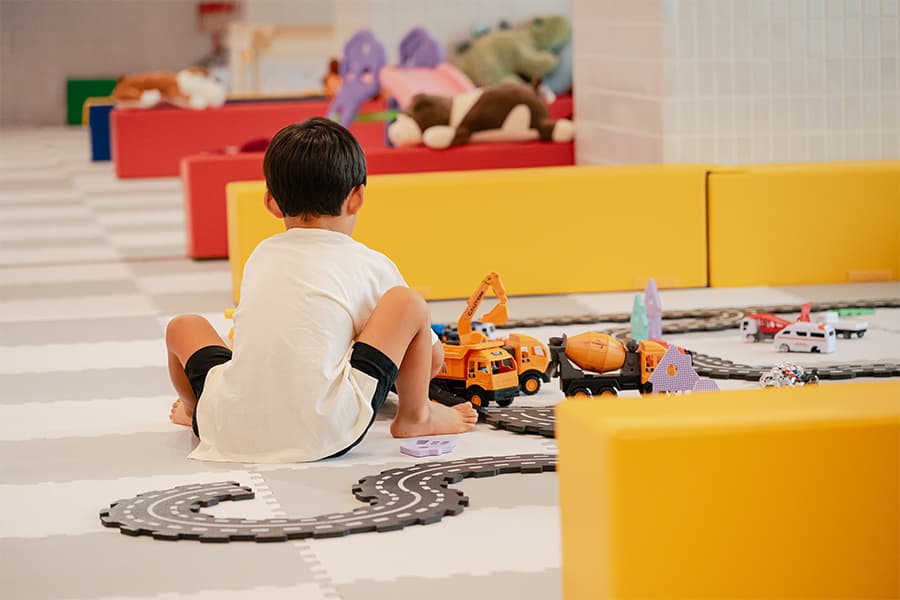 車や電車などのおもちゃもたくさん