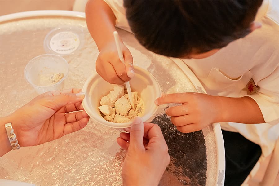 どんな石が見つかるかな?「化石発掘体験」