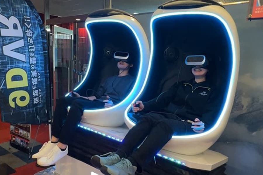 仮想空間で冒険体験「9DVR」