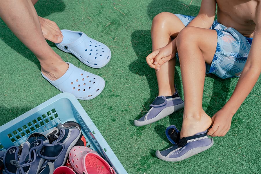 ウォータースライダー&エアープールで水遊び