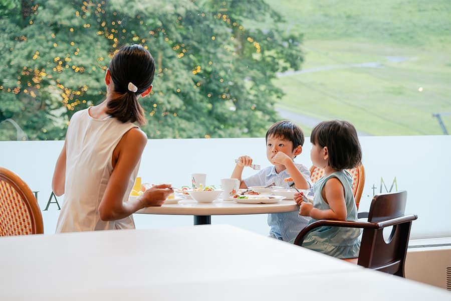 子供も大人も大満足のブッフェレストラン「アゼリア」