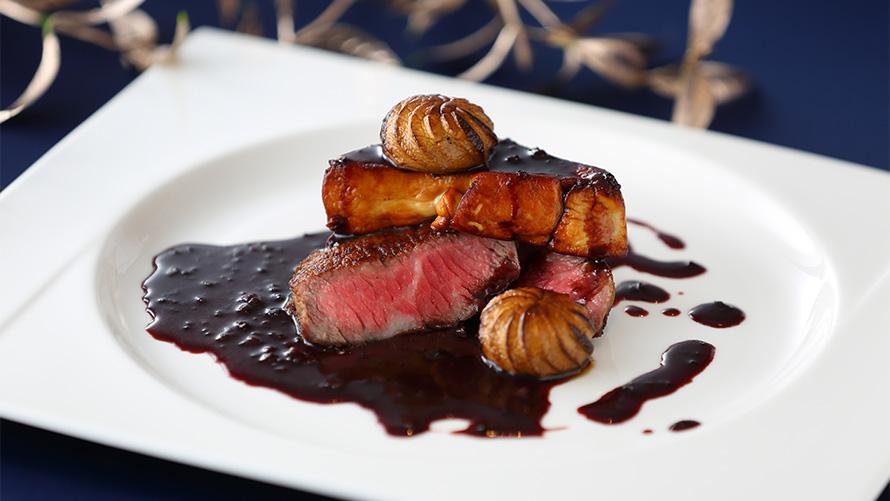 国産牛ロースのステーキとフォアグラのポワレ 芳醇な赤ワインソース