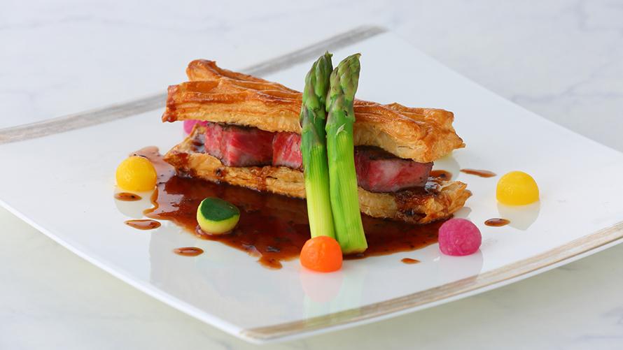 国産牛のステーキ マディラソース