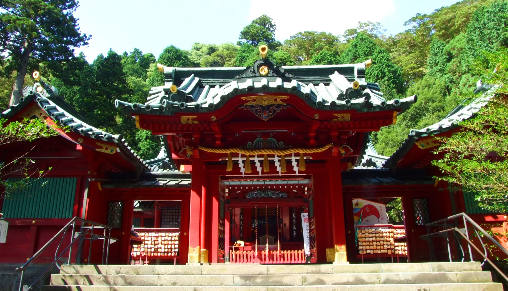 箱根神社から箱根関所までは歩けますか?