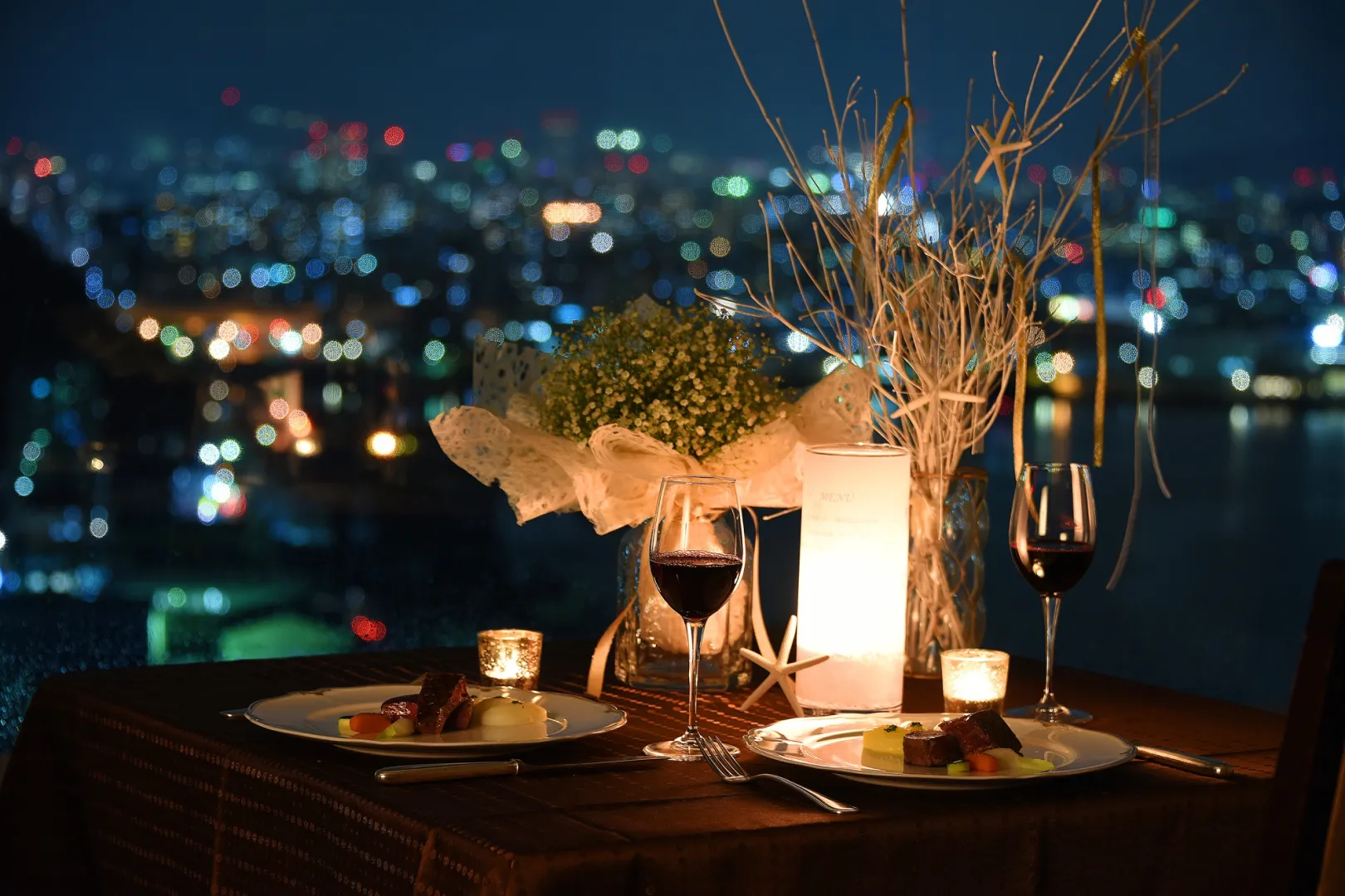 シーンに応じた館内レストラン＆バー