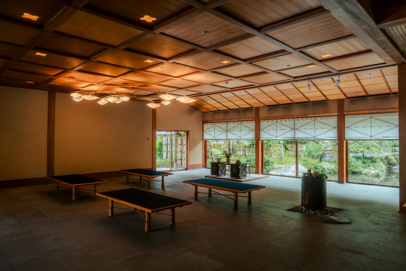 離宮を思わせる内装