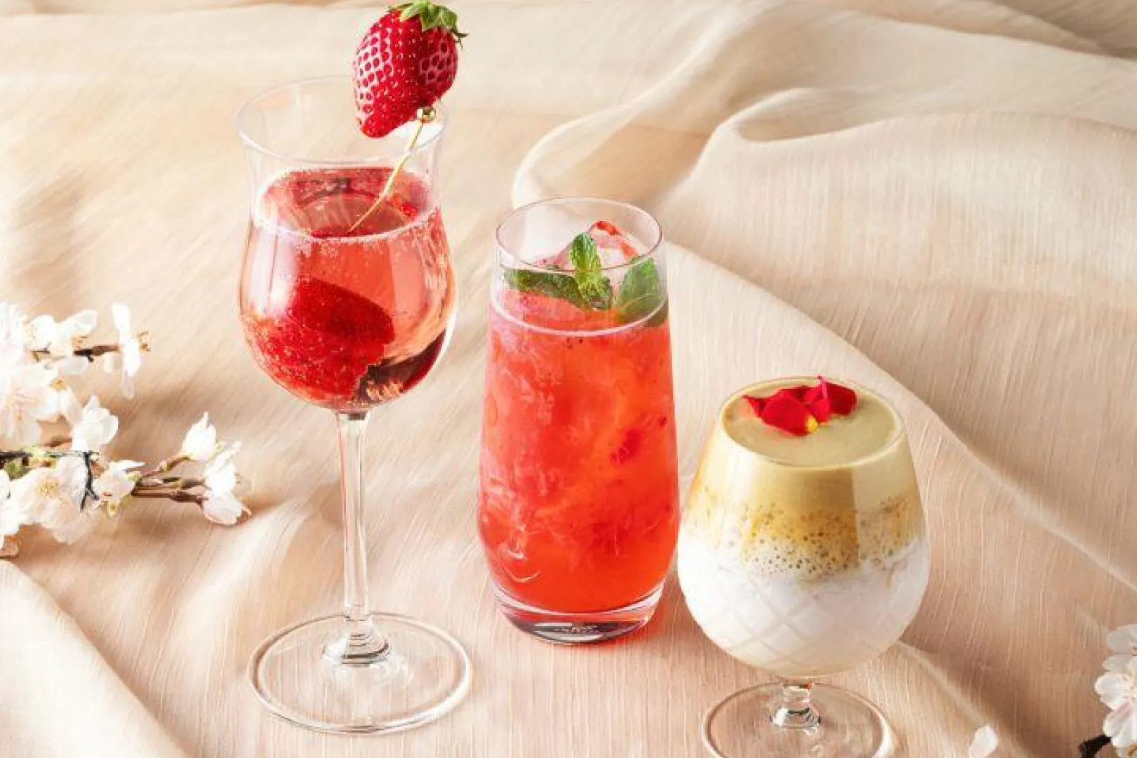 川越プリンスホテル公式Webサイトより「埼玉県産のいちごを使用したカクテル」