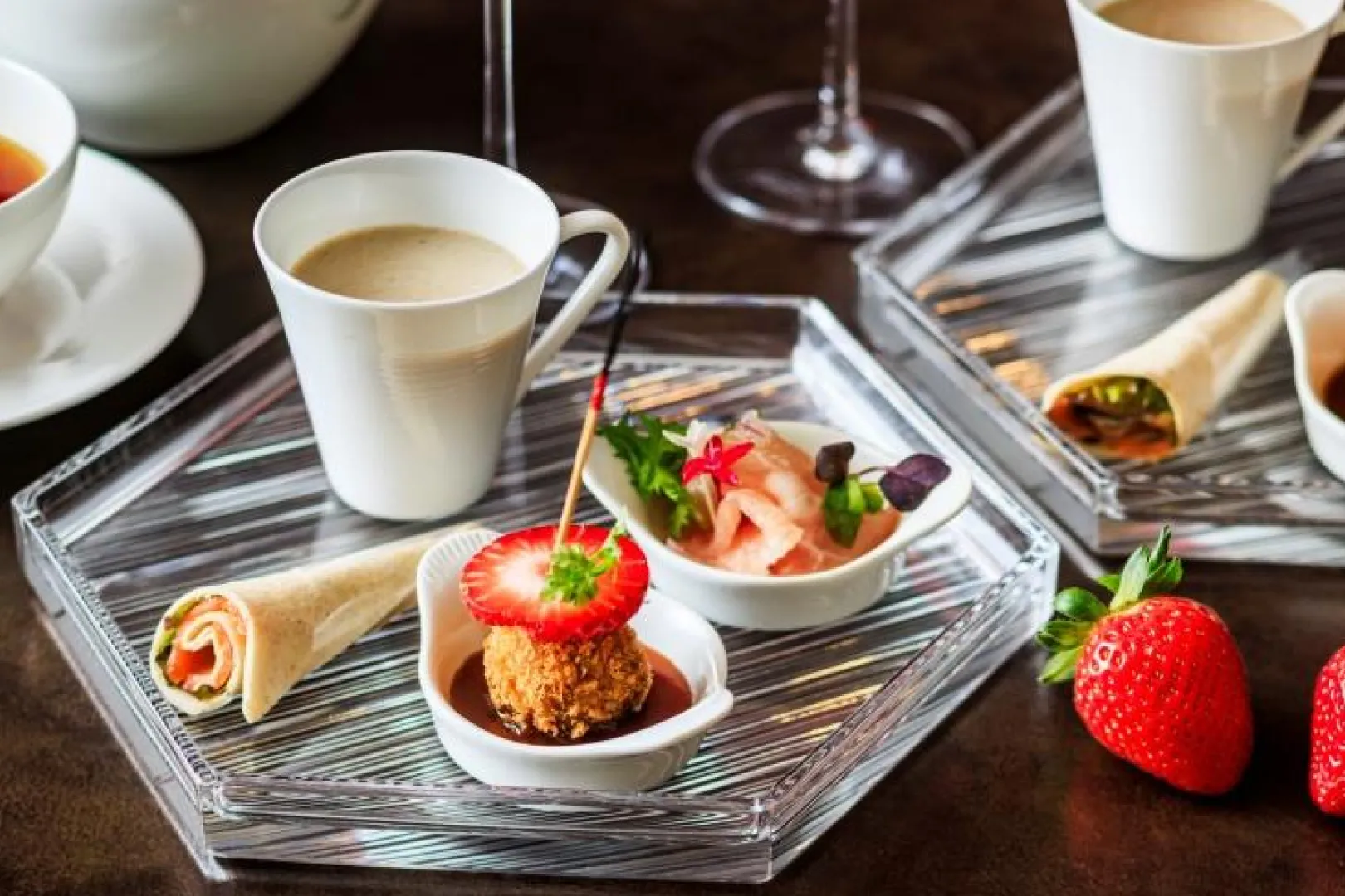 大磯プリンスホテル公式Webサイトより「セイボリーは『牛挽肉のクロケット マデラソース』、『茸のクリームスープ』など全4種のメニュー」