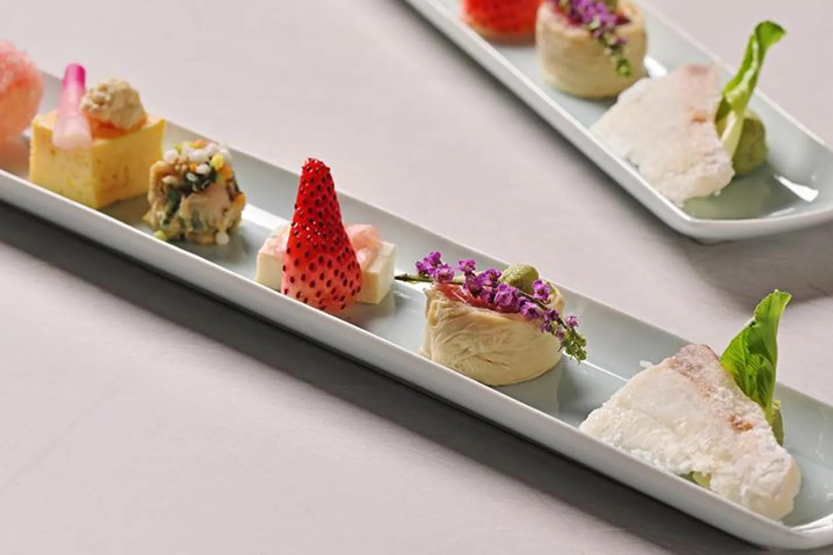 ザ・プリンス 京都宝ヶ池公式Webサイトより「旬野菜や海老真薯など、春の味覚を取り入れた6種の和のセイボリー」