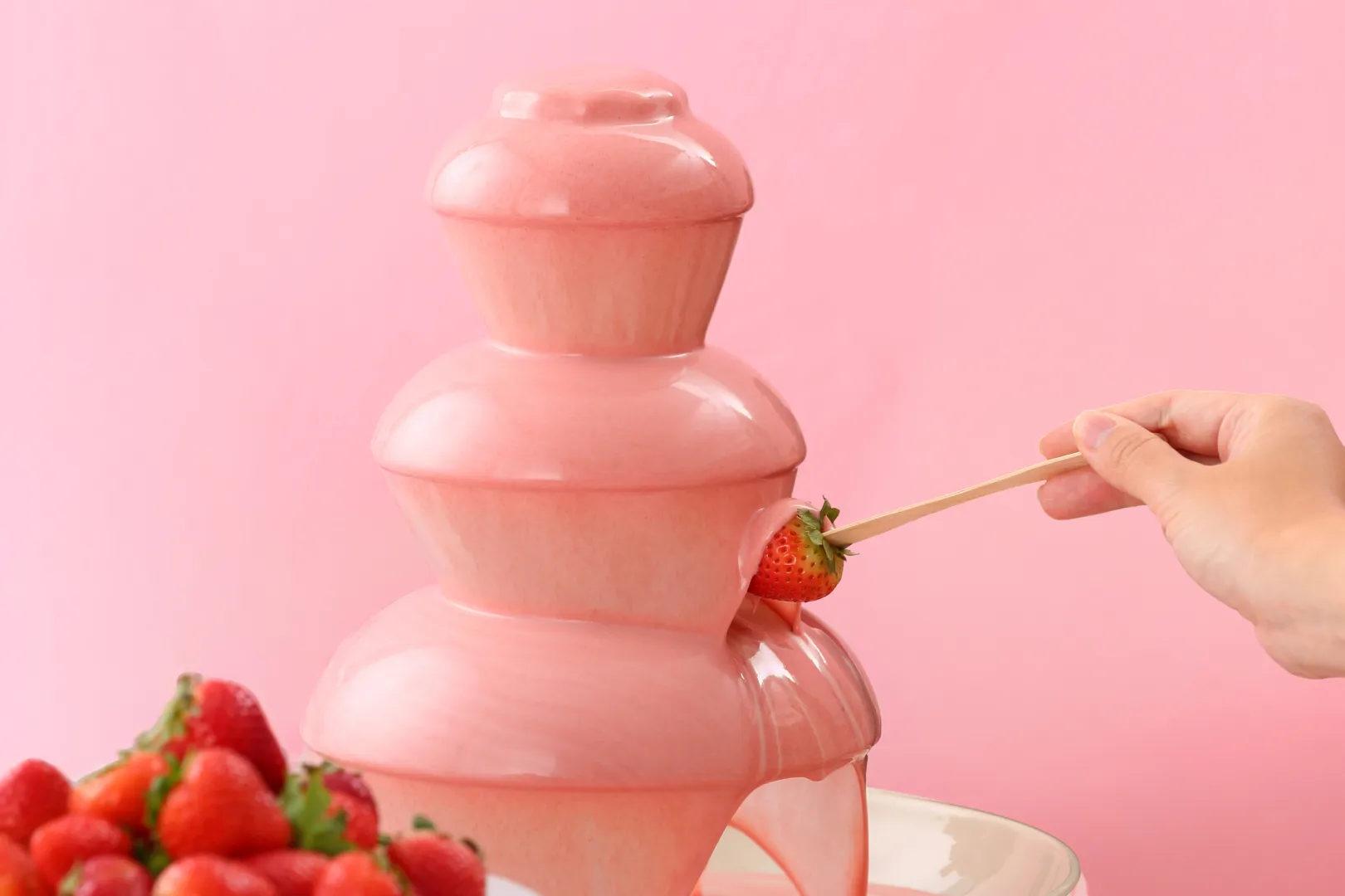 名古屋プリンスホテル スカイタワー公式Webサイトより「毎週木曜日限定！愛知県産いちごが食べ放題！チョコレートフォンデュ」