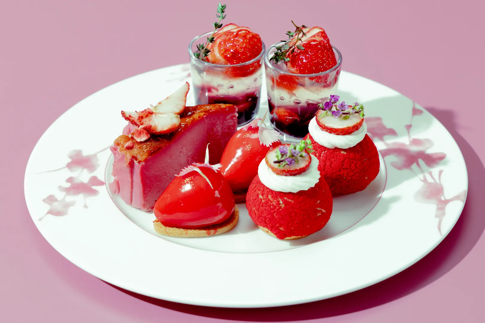 グランドプリンスホテル大阪ベイ公式Webサイトより「いちごのスイーツプレート」