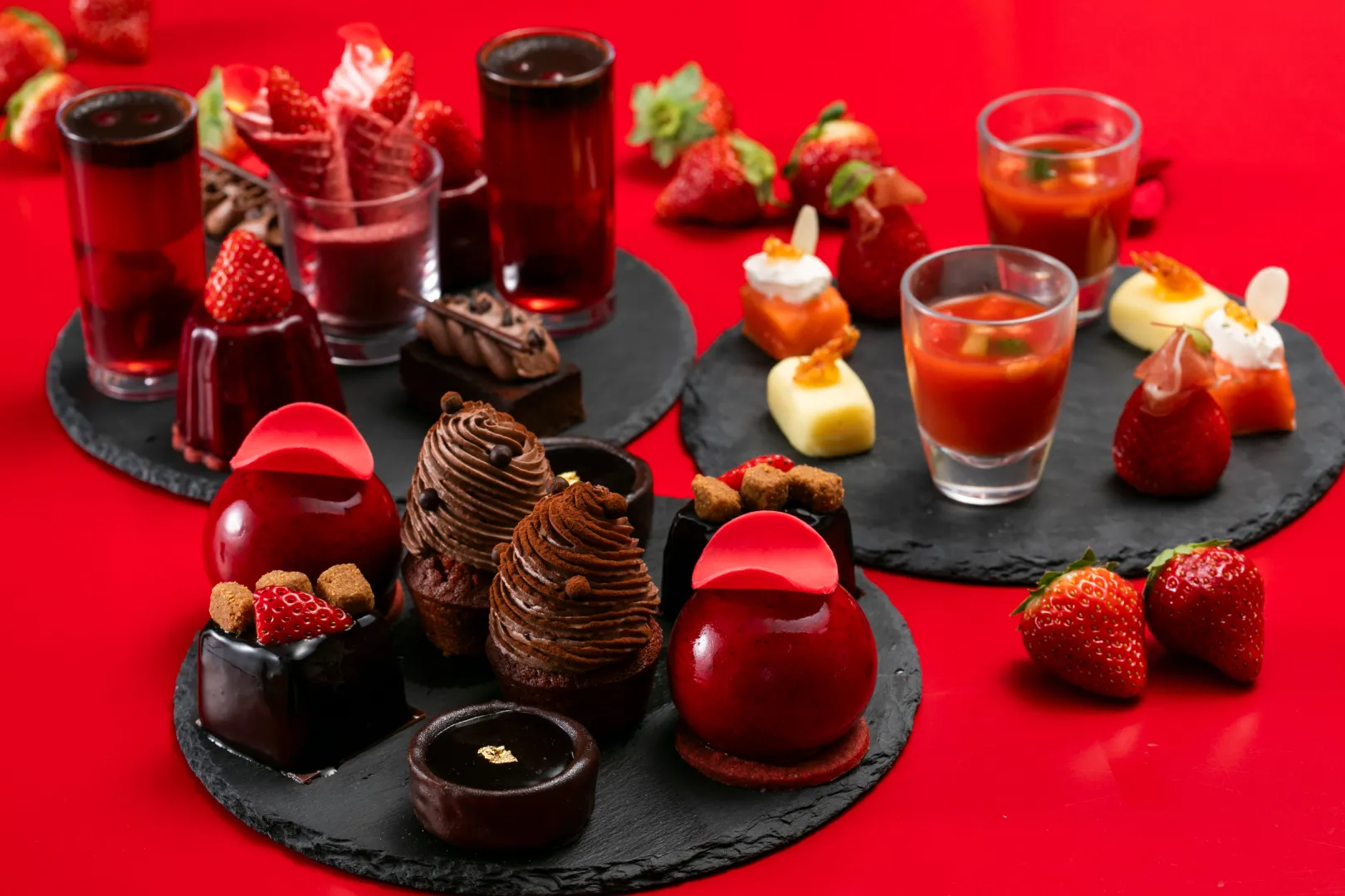 札幌プリンスホテル公式Webサイトより「朱苺(あけいちご)‐RUBY MOMENTS‐イメージ②」