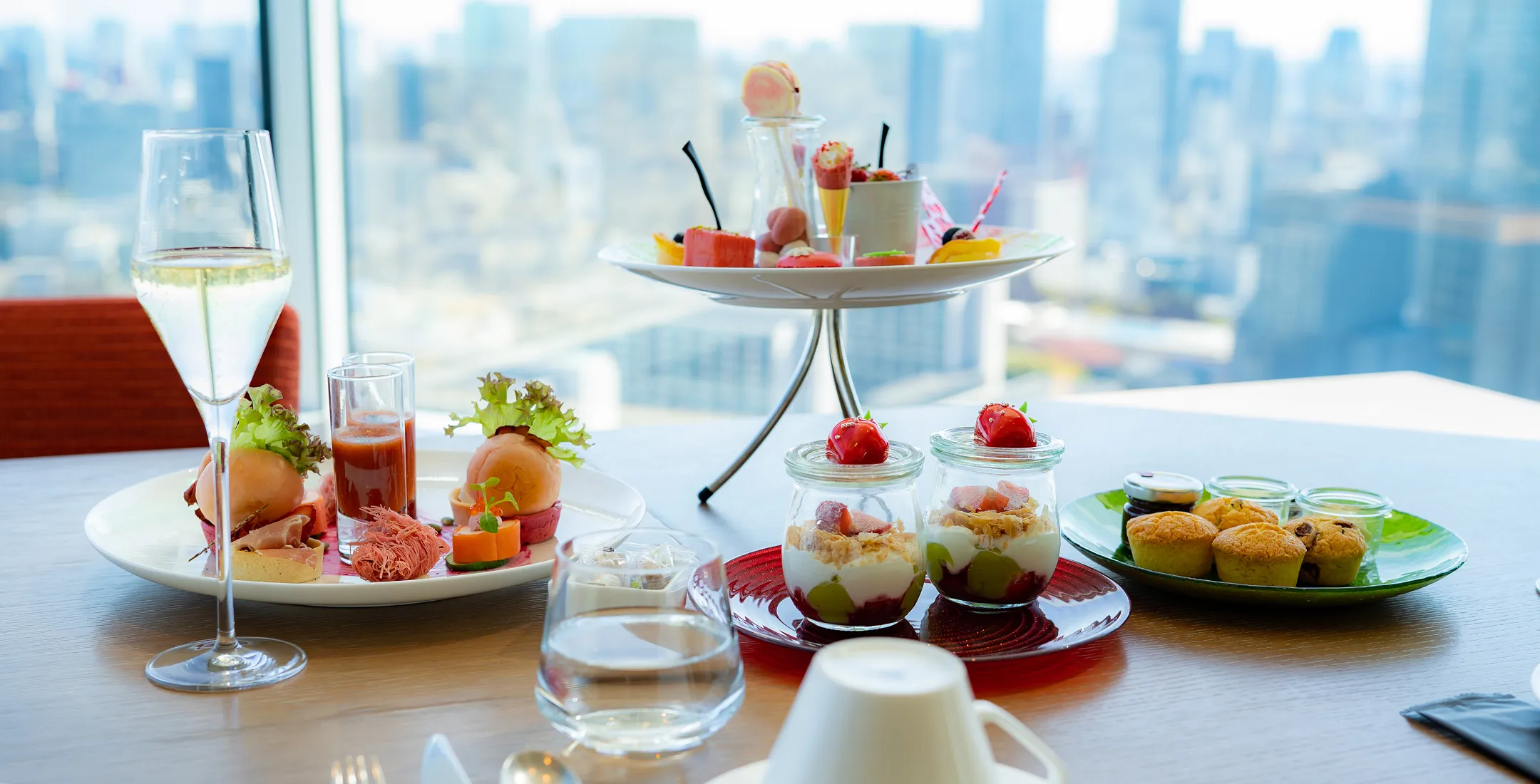 アフタヌーンティーはどの順番で食べるのが正しい？はじめてのアフタヌーンティーに役立つ情報も解説