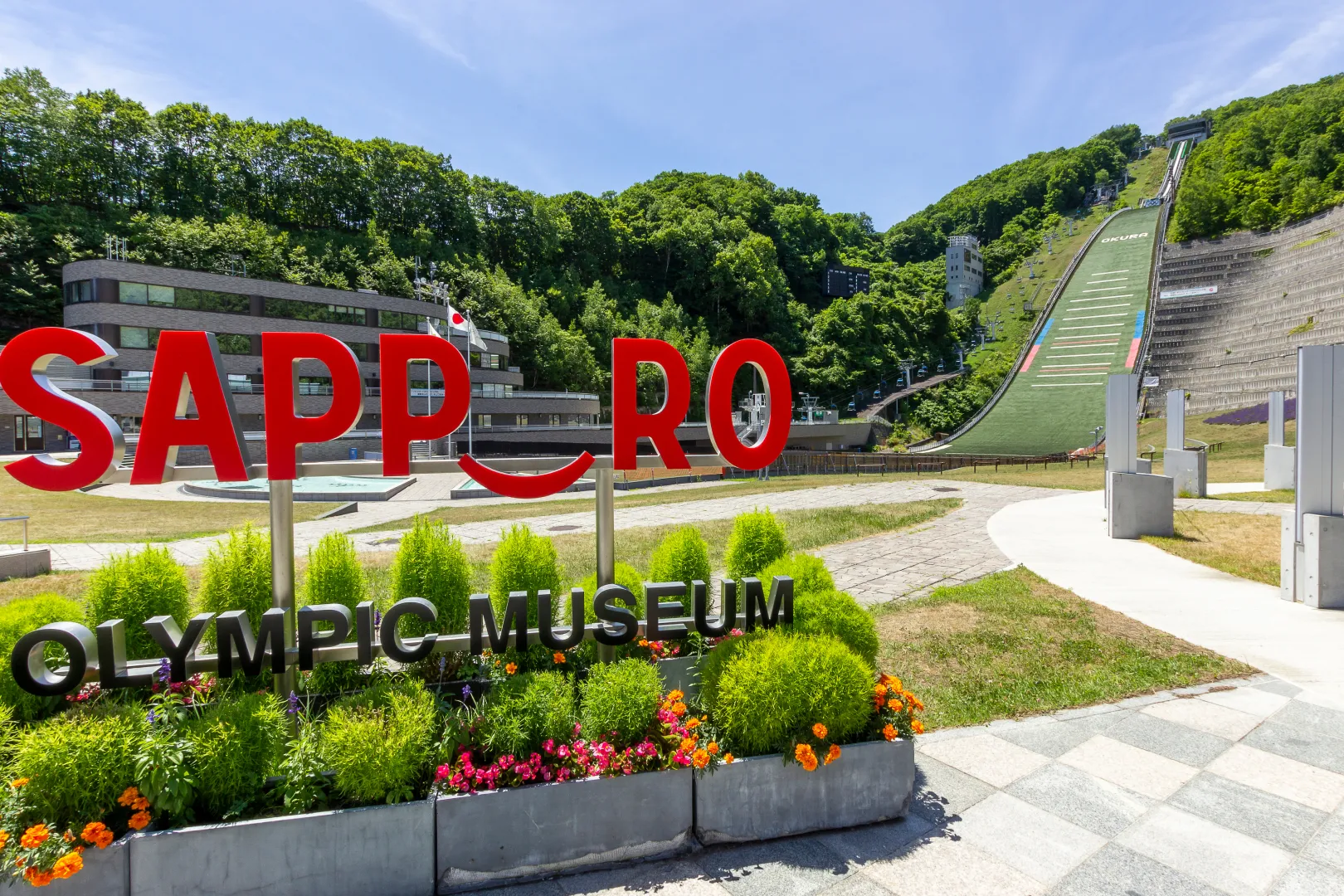 Q. 春の札幌で、雨の日でもこどもと楽しめる施設はありますか？