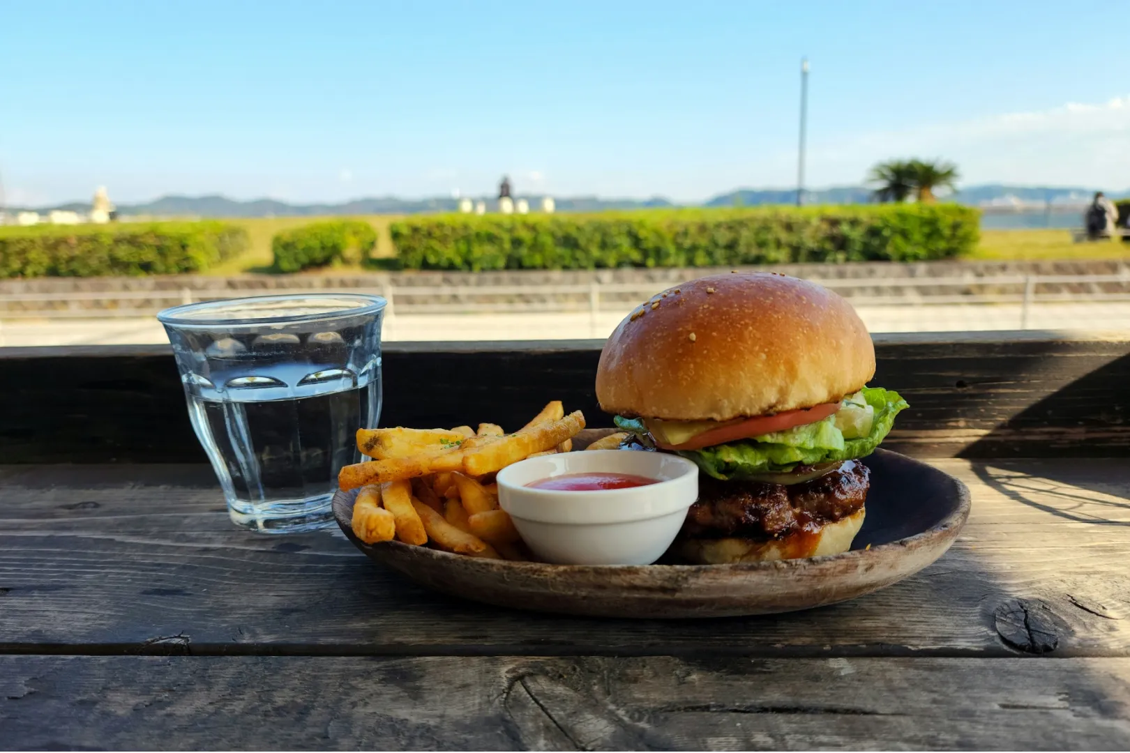 Q.ランチは予約した方がいいですか？