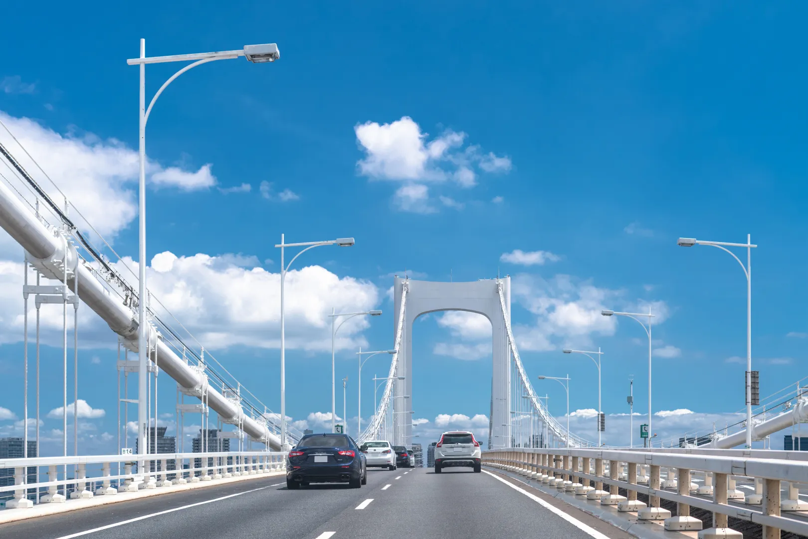 渋滞が多い高速での移動を避ける