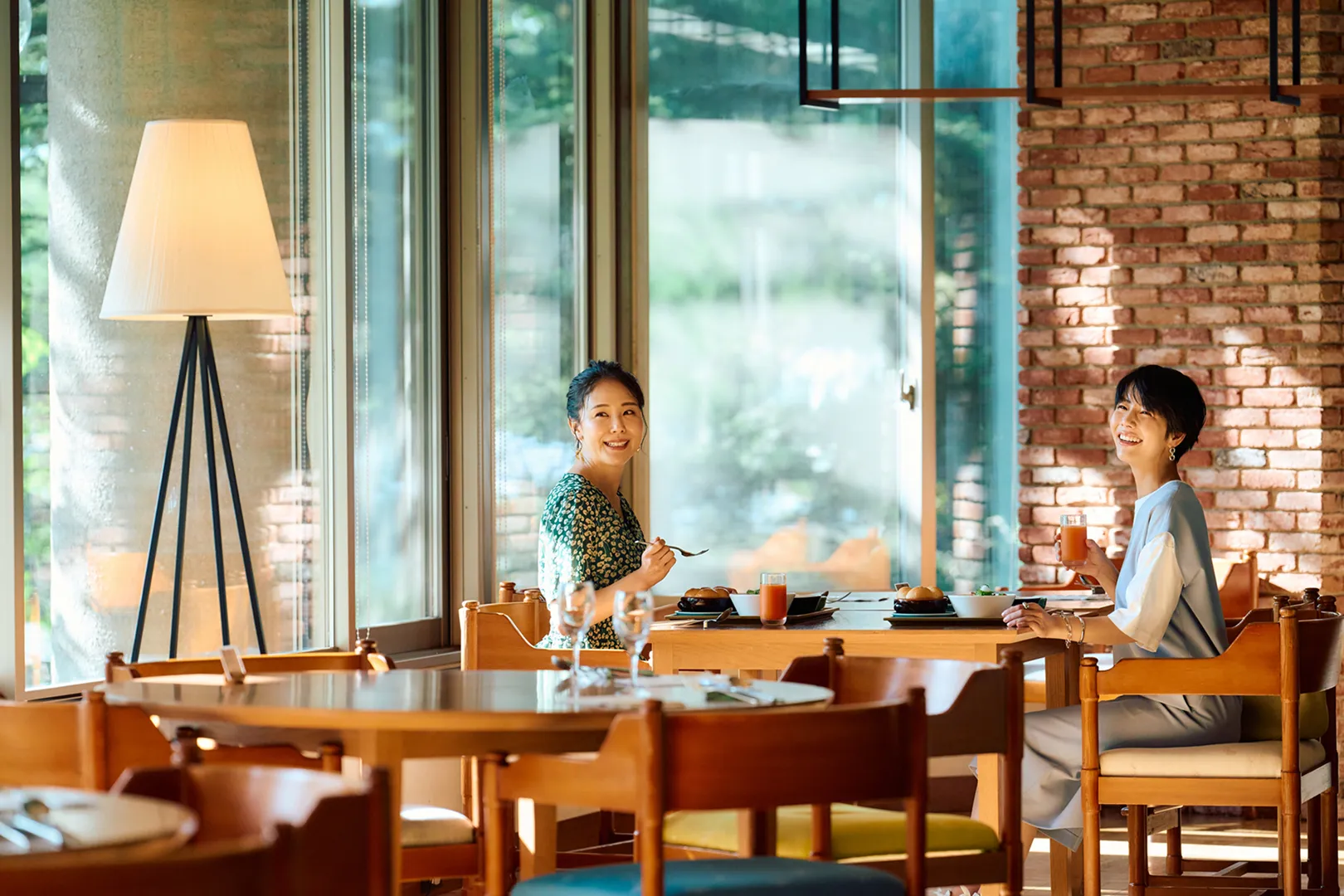 軽井沢プリンスホテル イースト公式Webサイトより「All Day Dining Karuizawa Grill内観」