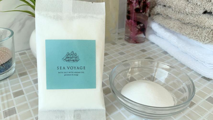 バスソルト付き！沖縄の海塩に、アルガンオイルを高配合したバスソルトです。（2個／1名さま）