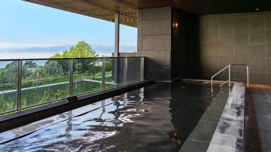 太平洋を望む大磯の温泉施設