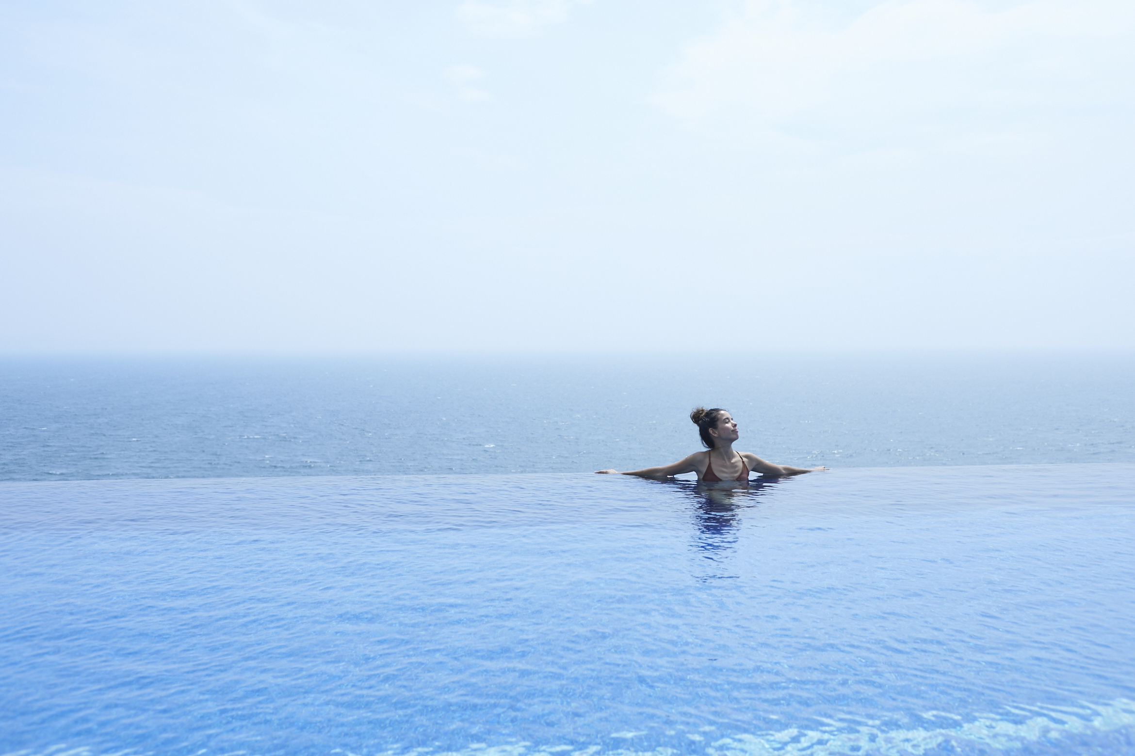 INFINITY POOL