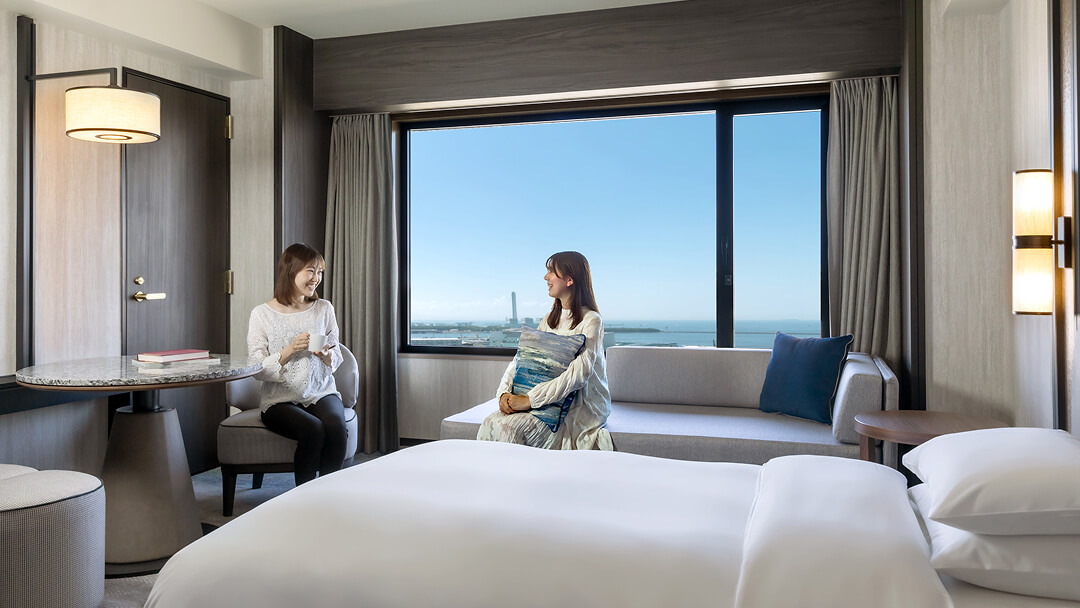 プラチナムブルーに染まる空と海の絶景