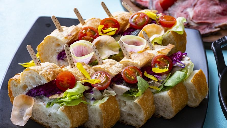 焼き鯖とクリームチーズのバゲットサンド