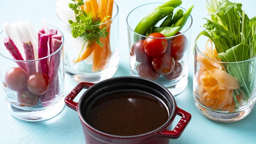 彩り野菜のバーニャカウダ　山椒風味の黒胡麻ソース