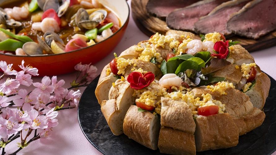 海老と彩り野菜のバゲットサンド　ミモザ風　