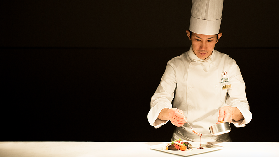 ディナーコースは、ル・テタンジェ国際料理コンクール第二位の受賞歴を持つシェフ坂田が監修。