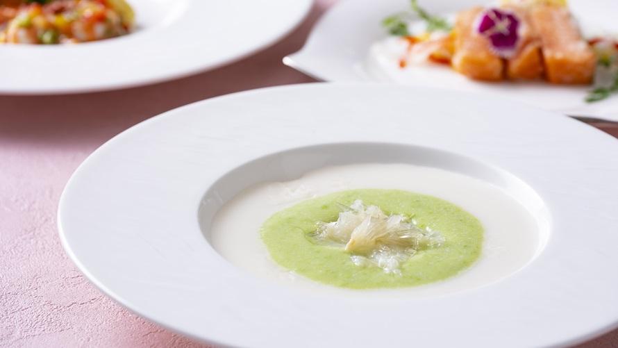 フカヒレの翡翠スープ