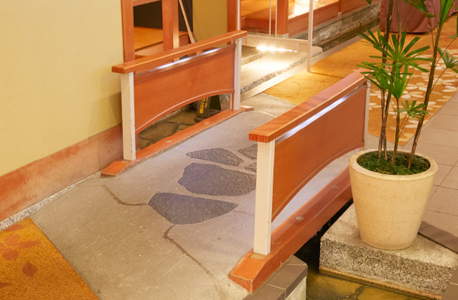 日本料理 芝桜 通路