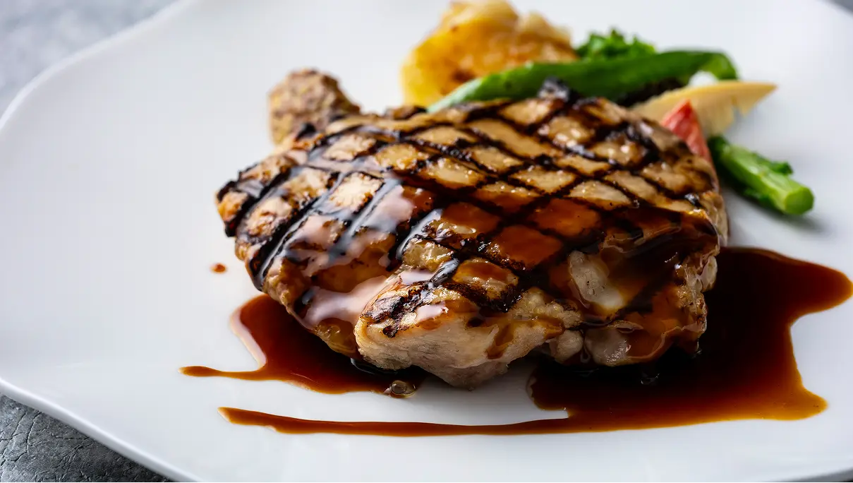 ④「はかた地どり」のグリル べルシーソース