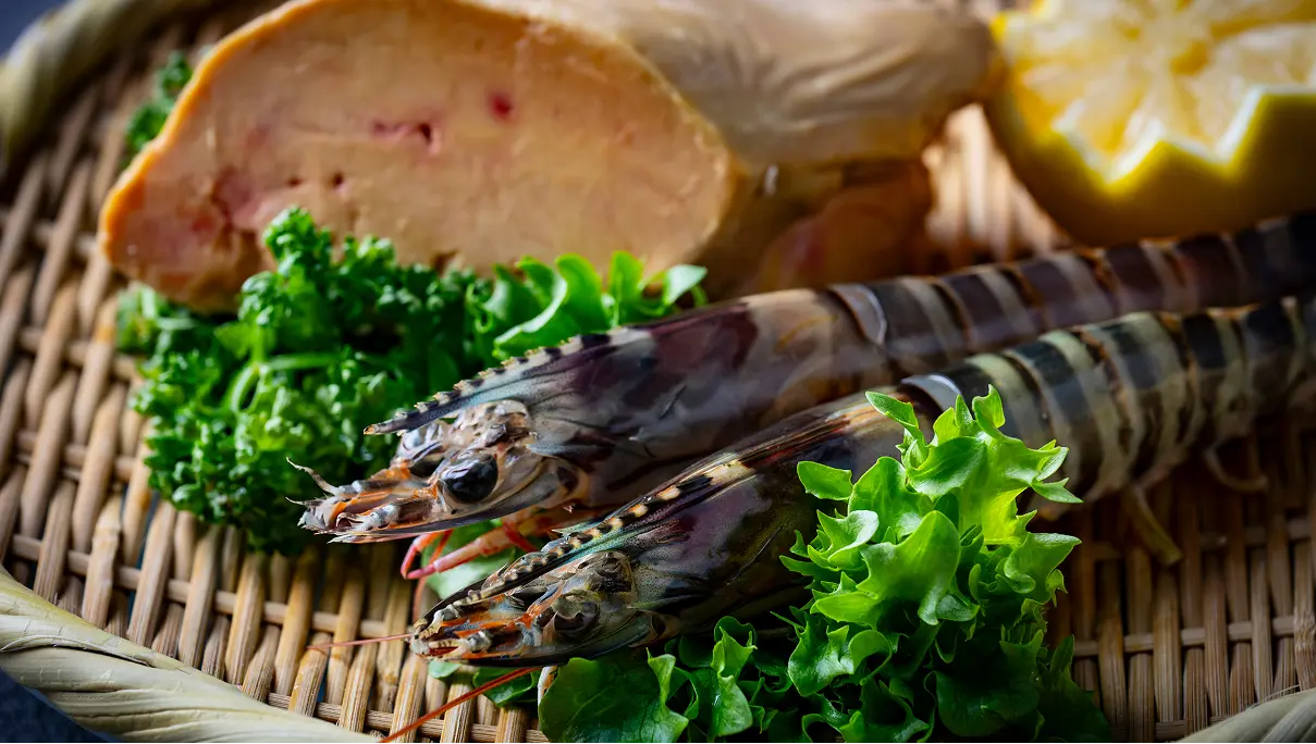 活 車海老、フォアグラの鉄板焼き くまもと黒毛和牛“和王”と“くまもとあか牛”の食べ比べコース