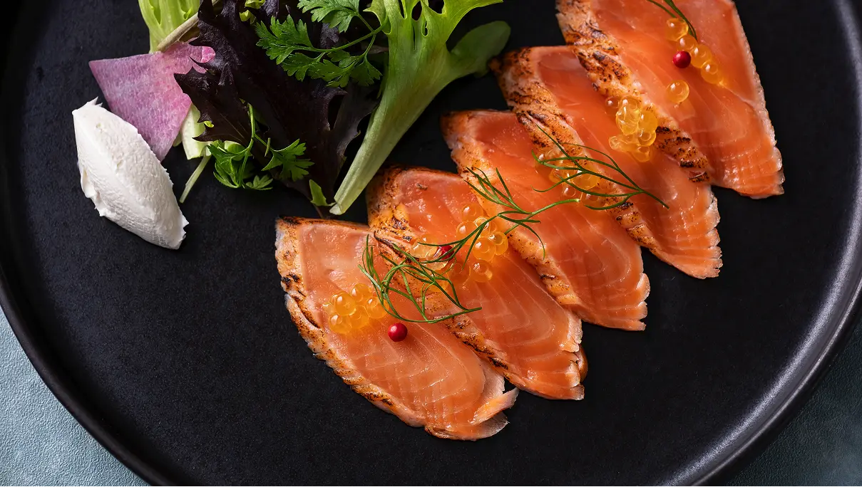 ①宮崎県産日向夏サーモン つきみいくら サーモンサラダ