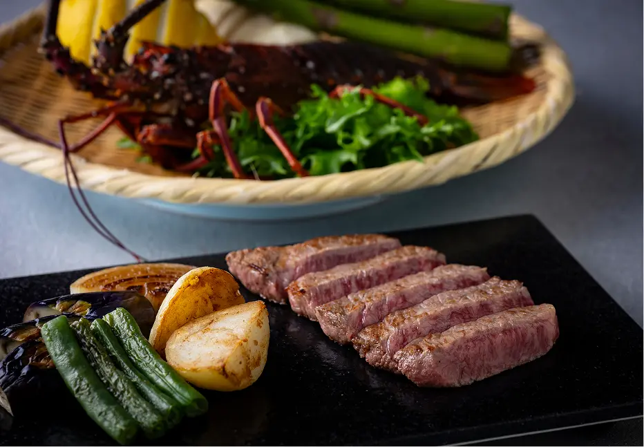 活 伊勢海老（国産）と米沢牛 季節の鉄板焼きコース