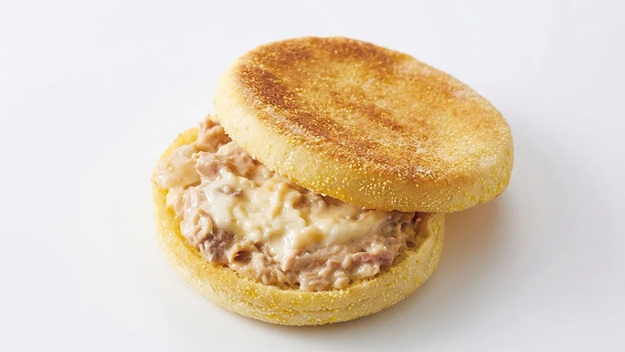 English Muffin Tuna & Cheese (A tuna and cheese muffin with a buttery aroma and a crunchy onion accent)