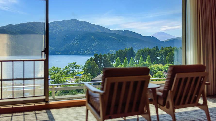 全室から富士山と芦ノ湖の眺望を満喫できるお部屋