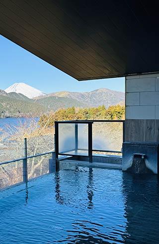 龍宮殿の露天風呂